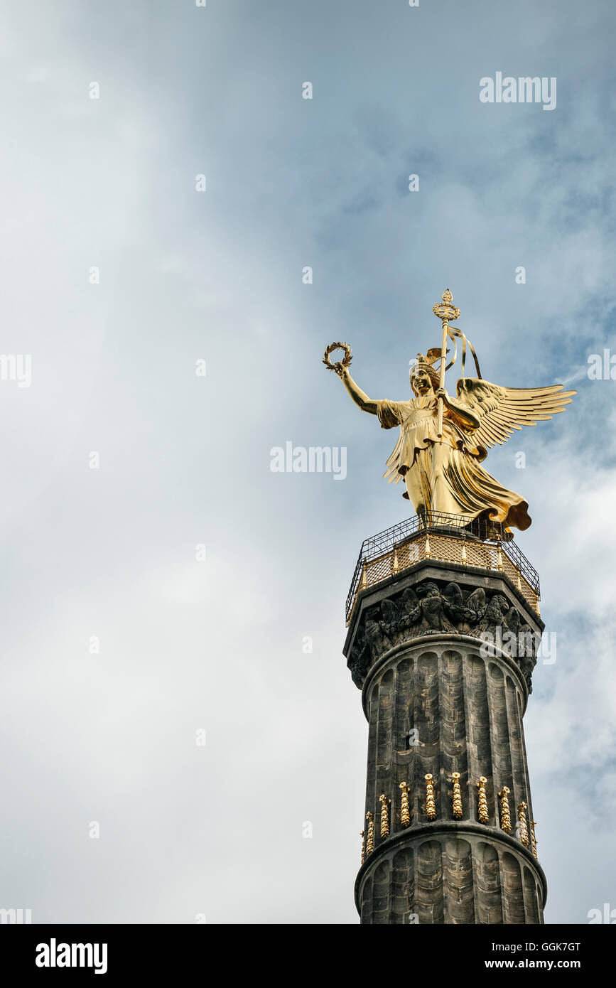 Berlin statue victoria on victory hires stock photography and images