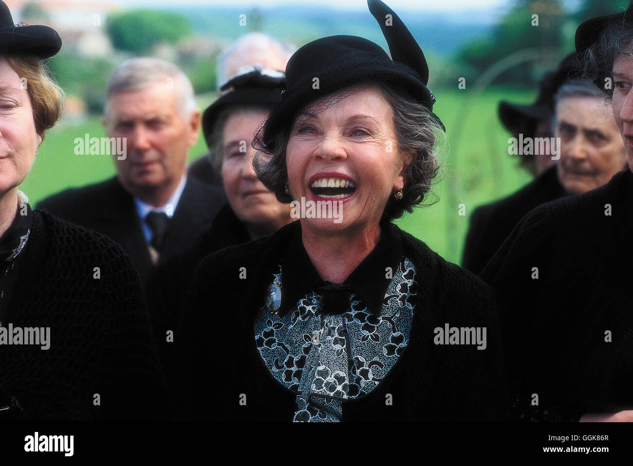 Leslie caron chocolat 2000 hi-res stock photography and images - Alamy