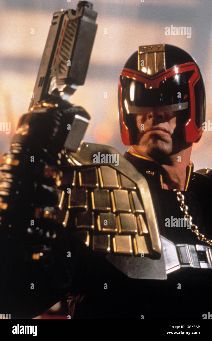 Judge dredd sylvester stallone hi-res stock photography and images - Alamy