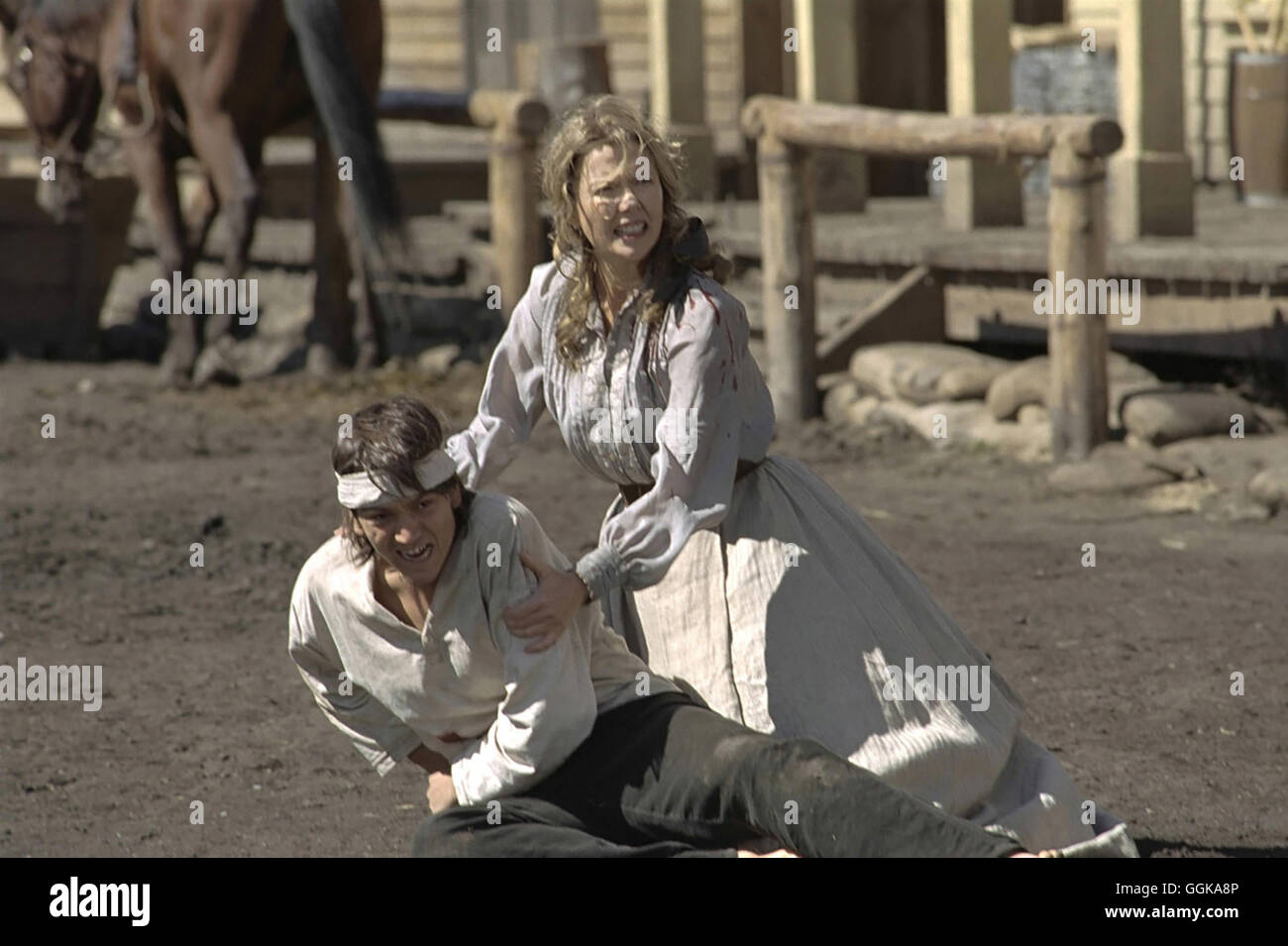 Open range 2003 annette bening hi-res stock photography and images - Alamy