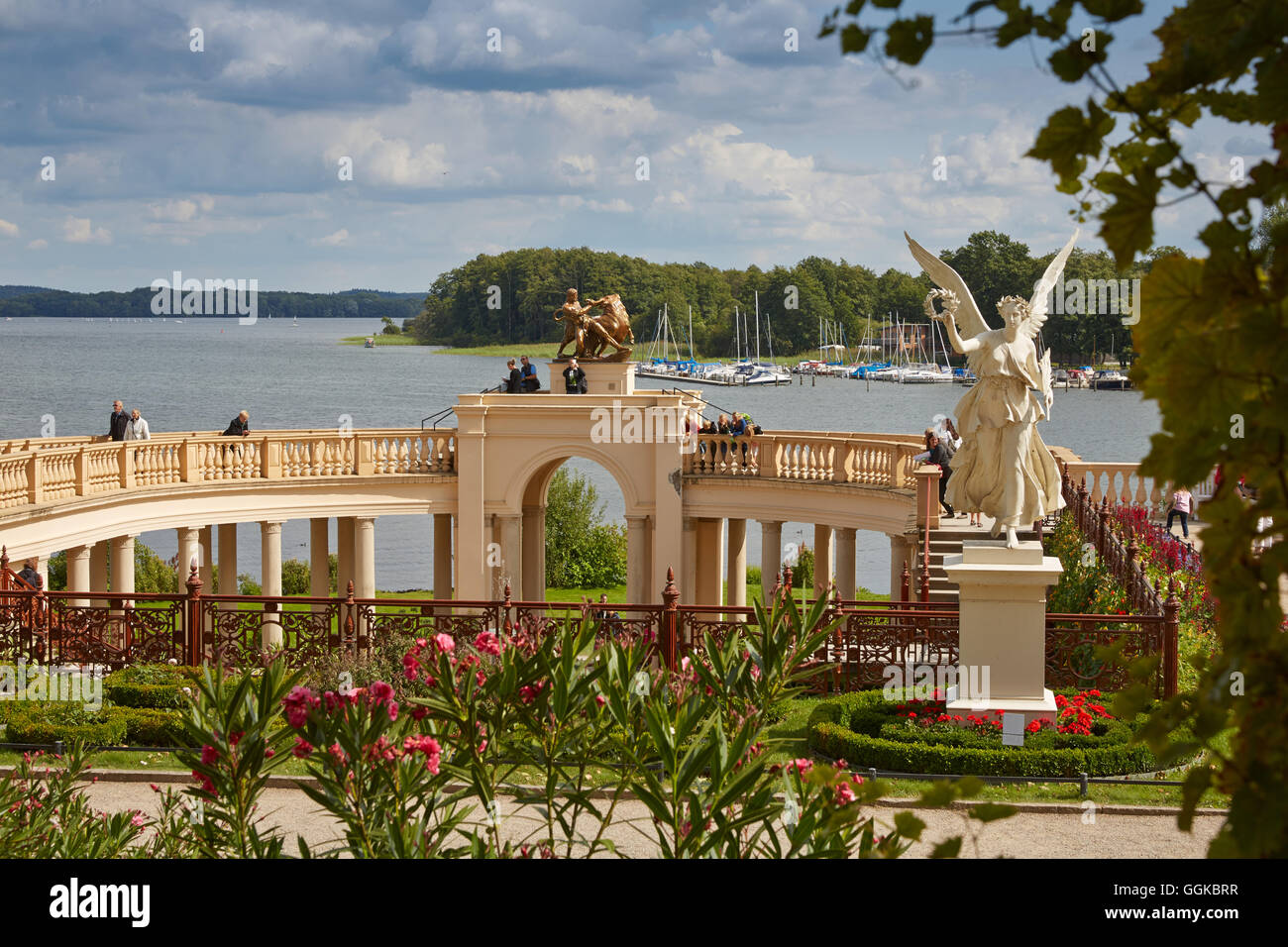 Castle gardens, Schwerin castle, Schwerin, Mecklenburg Vorpommern