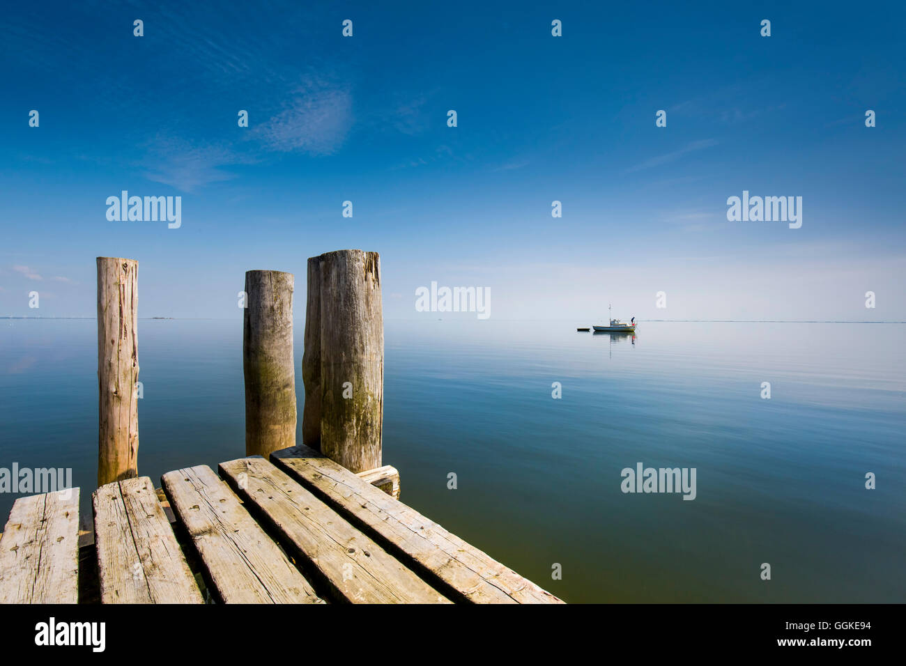 Calm water boat hi-res stock photography and images - Alamy