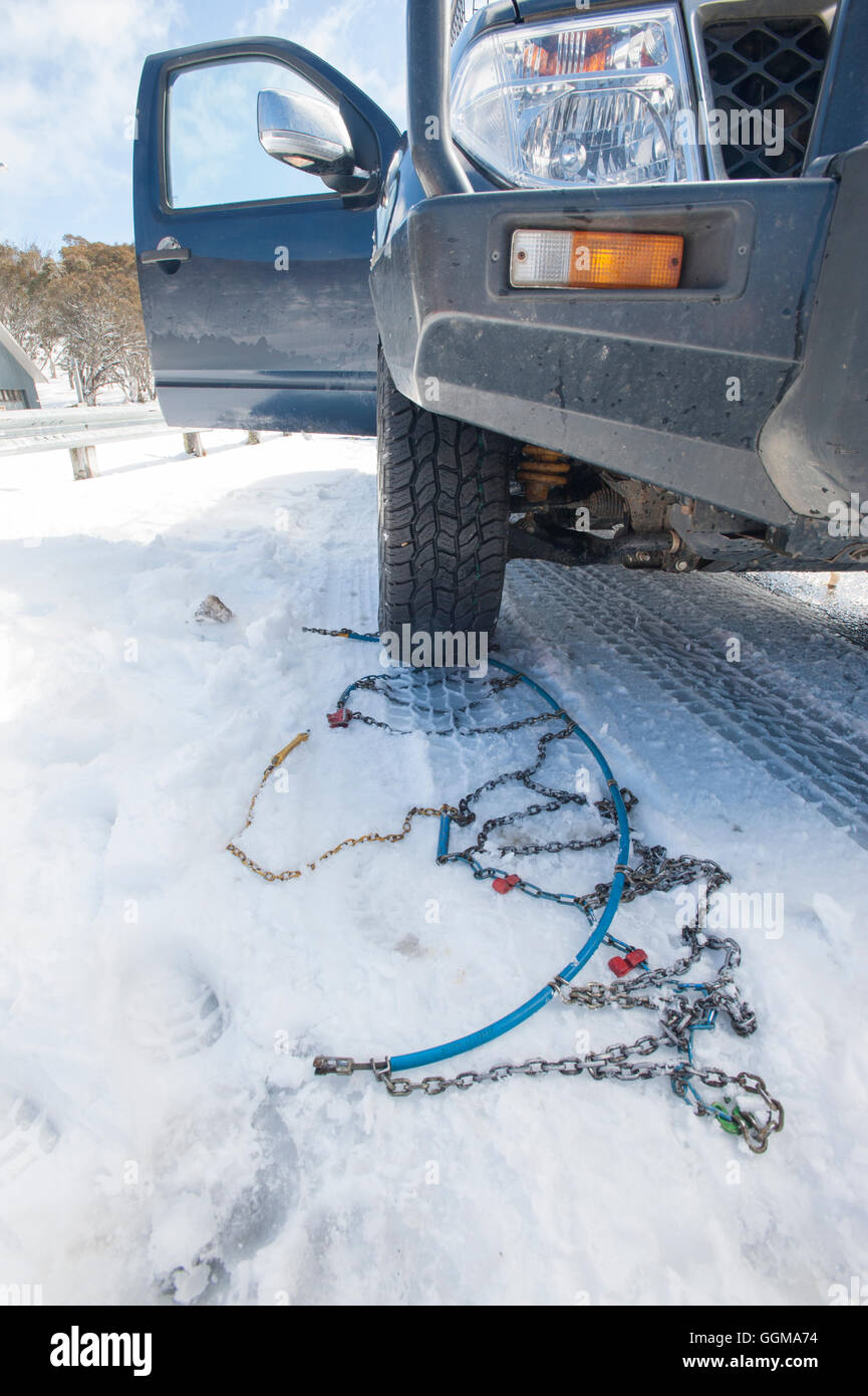 How To Put Snow Chain On Car at Roy Primeaux blog