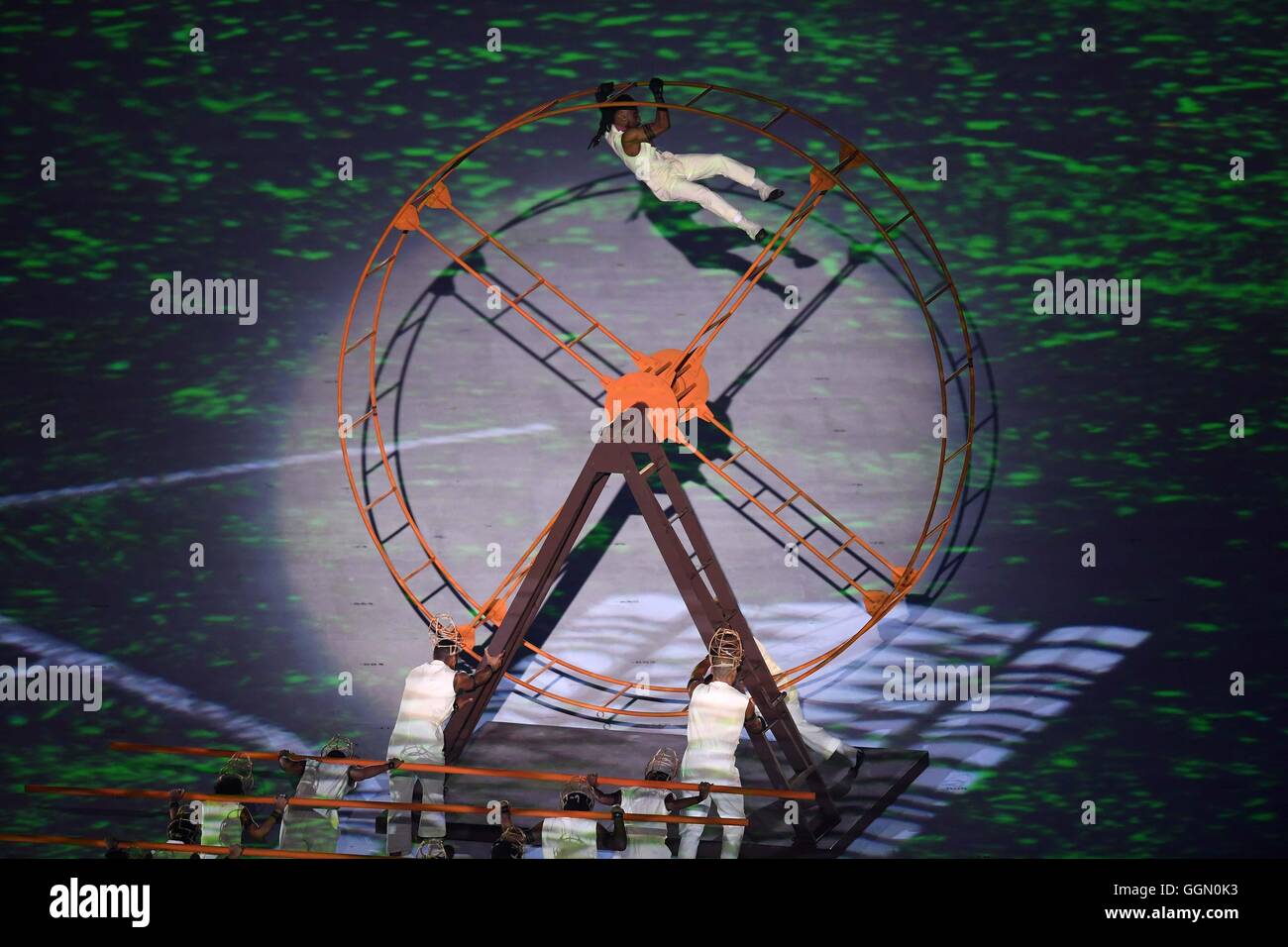 Rio de Janeiro, Brazil. 05th Aug, 2016. Man in a wheel. Opening ceremony of the 31st Olympiad. Rio 2016. Maracana Stadium. Rio de Janeiro. Brazil. 05/08/2016. Credit:  Sport In Pictures/Alamy Live News Stock Photo