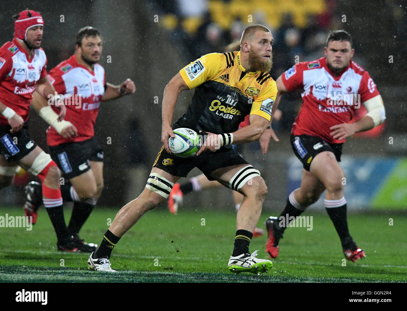 Wellington, New Zealand. 06th Aug, 2016. The Hurricanes Brad Shields in
