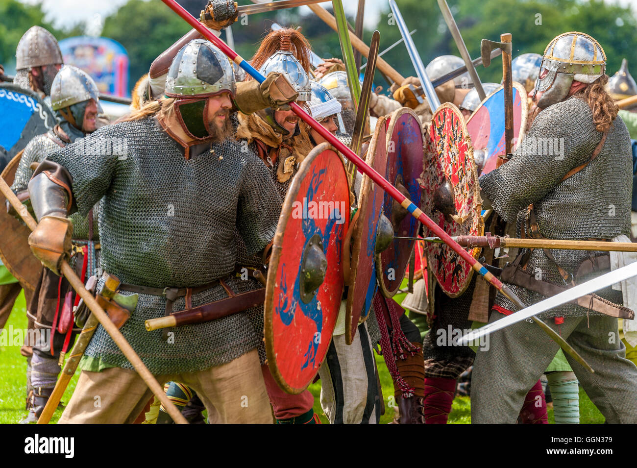 Tettenhall Wolverhampton, UK. 6th August, 2016.  Wolverhampton Wednesfield History Society Battle Of Wodensfield Re-enactment August 5th 910 A.D. The Battle of Tettenhall (sometimes called the Battle of Wednesfield or Wōdnesfeld) took place, according to the Anglo-Saxon Chronicle, near Tettenhall Wolverhampton on 5 August 910. The allied forces of Mercia and Wessex met an army of Northumbrian Vikings in Mercia. Credit:  David Holbrook/Alamy Live News Stock Photo