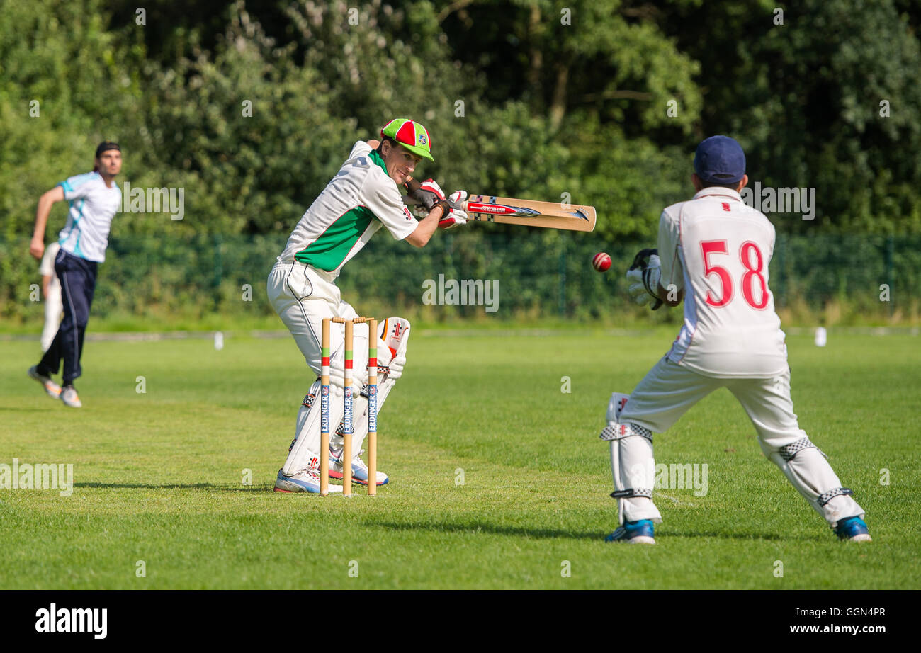 Hamburg, Germany. 06th Aug, 2016. Men play cricket at the British Flair lifestyle event on the