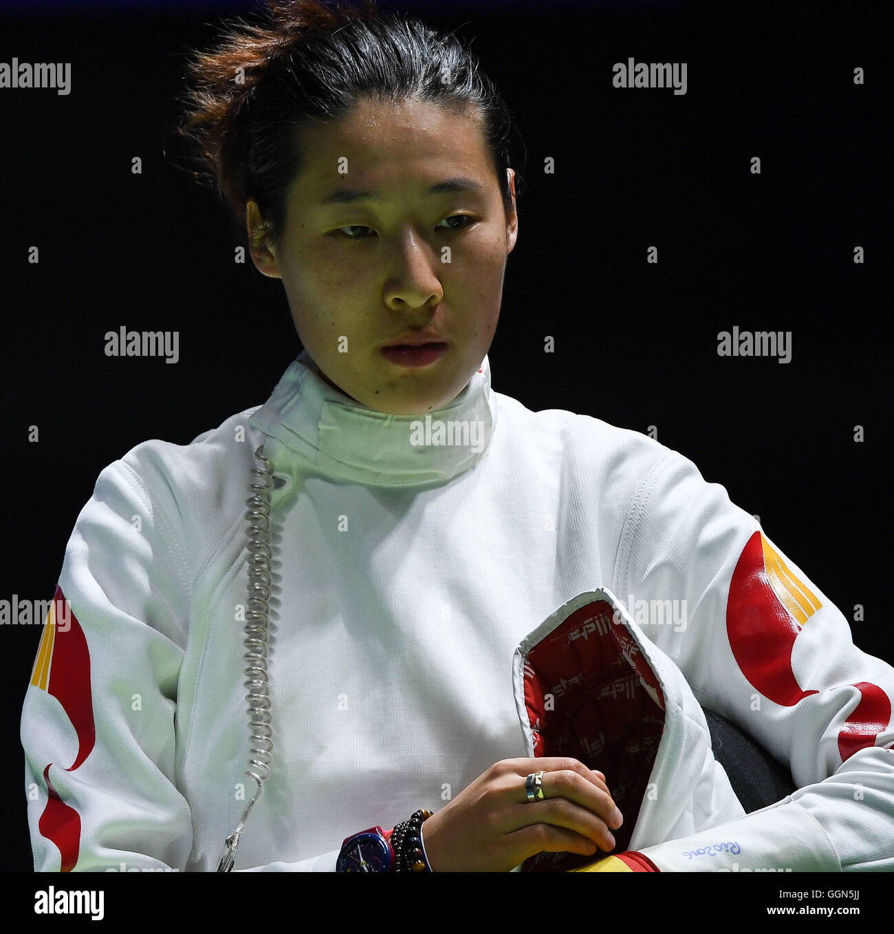 Rio De Janeiro, Brazil. 6th Aug, 2016. Sun Yujie of China participates in the competition of Women's Epee indiviual Table 32 in Rio de Janeiro, Brazil, on Aug. 6, 2016. Sun Yujie lost to Kang Young Mi of KOR with 10:15. Credit:  Liu Dawei/Xinhua/Alamy Live News Stock Photo