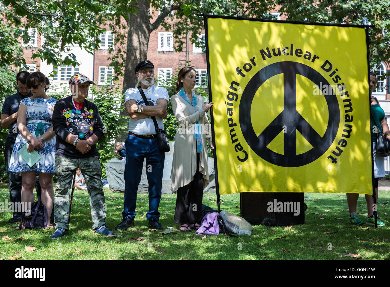 London, UK. 6th August, 2016. Peace campaigners attend the annual Hiroshima Day anniversary event in Tavistock Square, next to the commemorative Hiroshima cherry tree. Credit:  Mark Kerrison/Alamy Live News Stock Photo