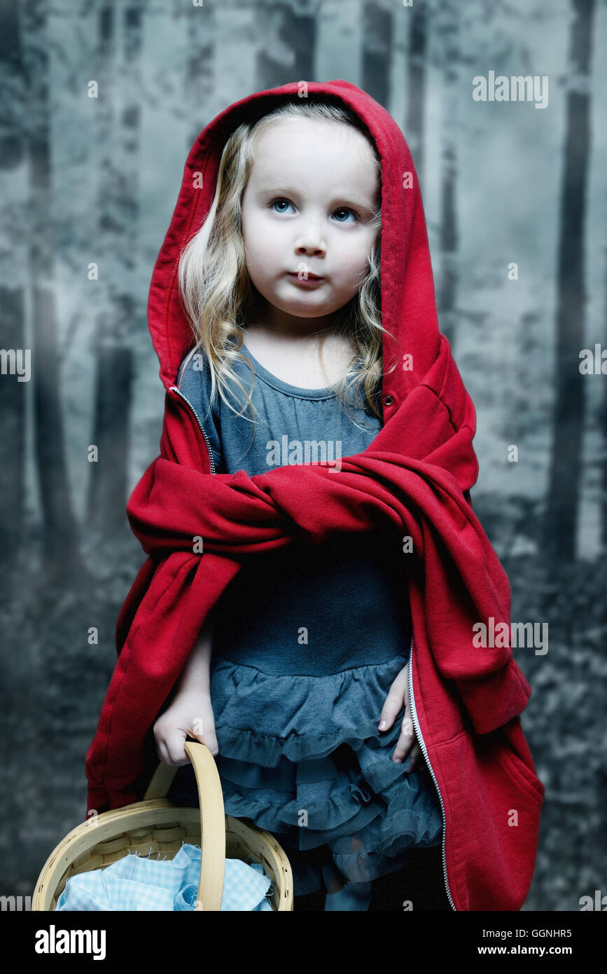 Little girls dressing up hires stock photography and images Alamy