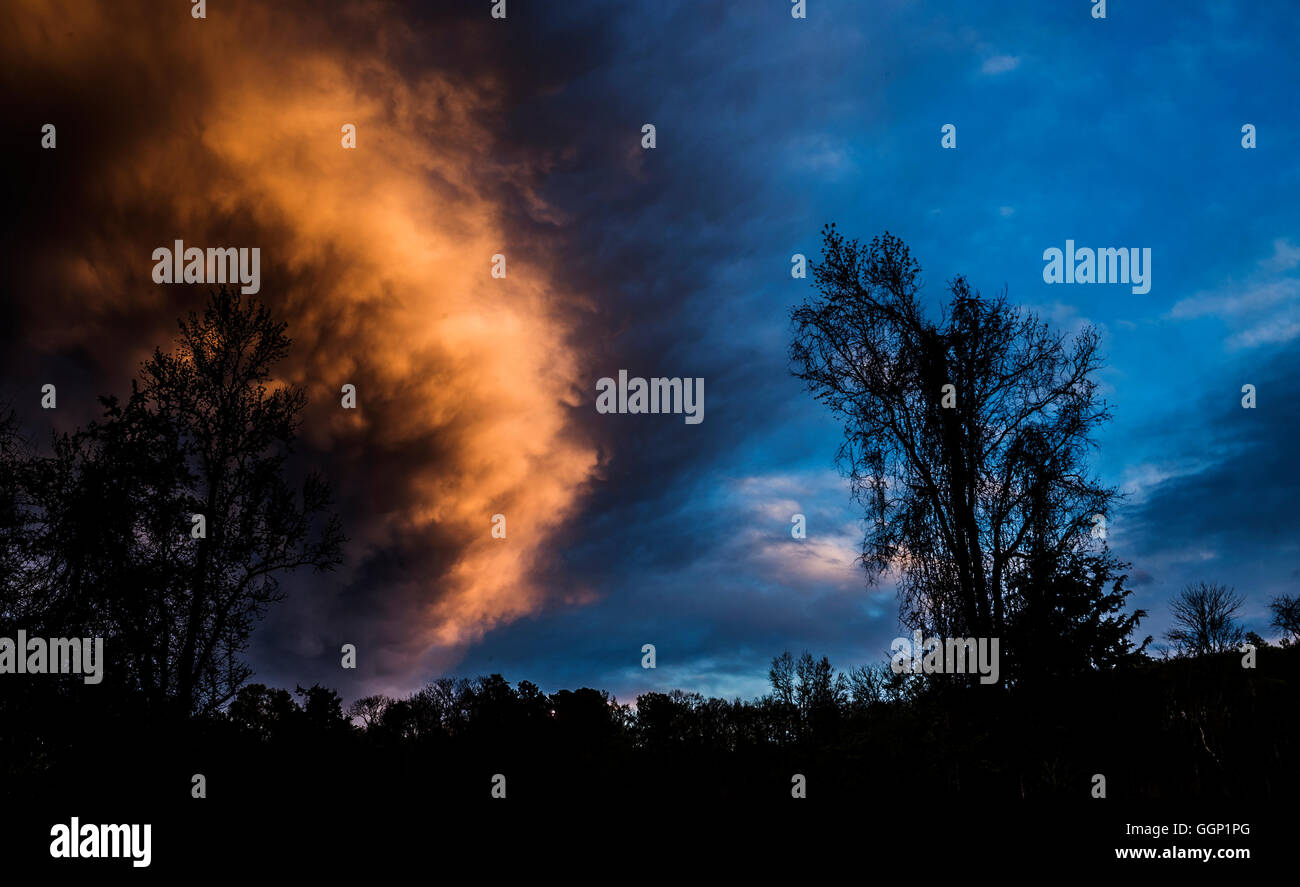 Nimbostratus clouds hi-res stock photography and images - Alamy