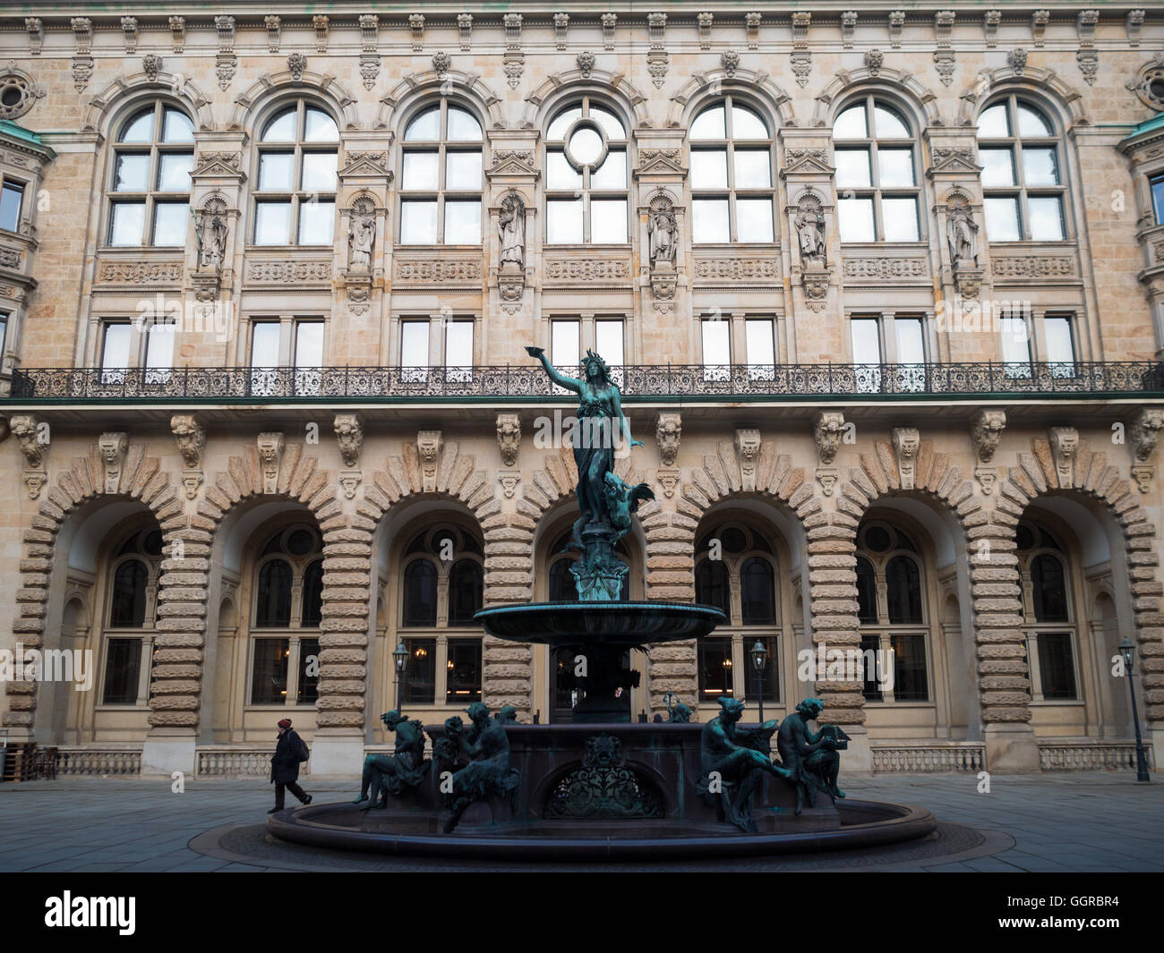 Courtyard Of Hamburg Rathaus Stock Photo Alamy courtyard-of-hamburg-rathaus-stock-photo-alamy