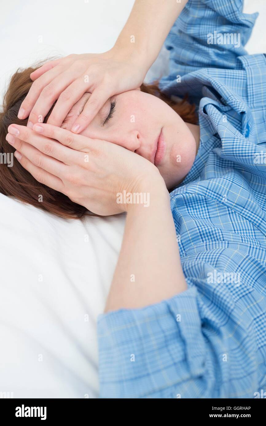 Hands covering face woman hi-res stock photography and images - Alamy
