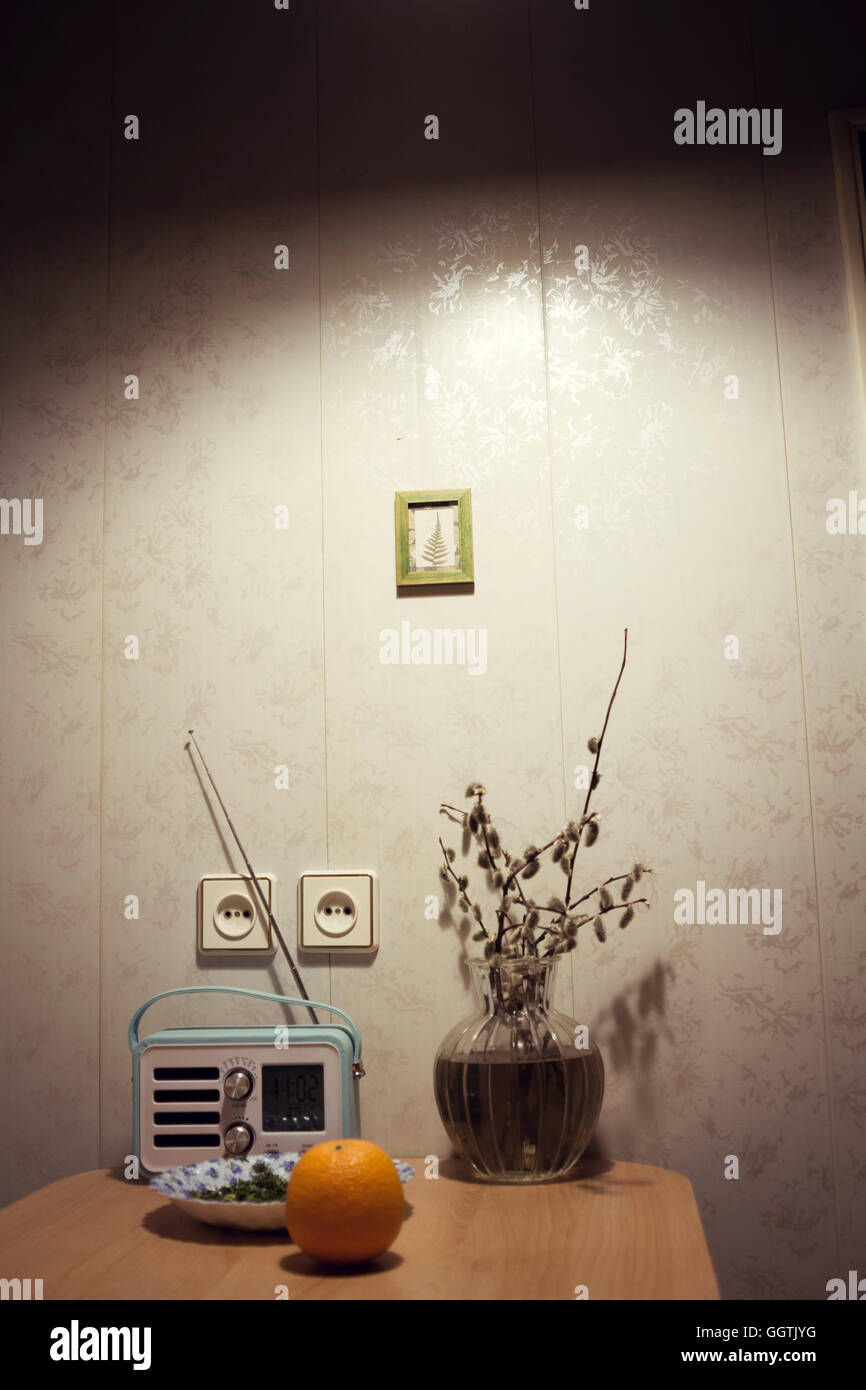 Old radio table hires stock photography and images Alamy