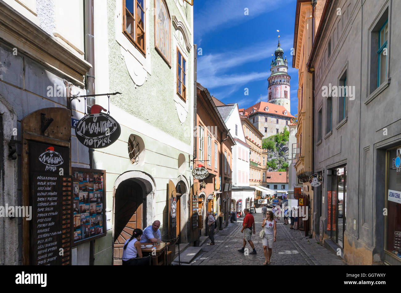 Ceský Krumlov (Böhmisch Krumau): alley in old town and Castle Tower, Czech, Jihocesky, Südböhmen, South Bohemia, Stock Photo