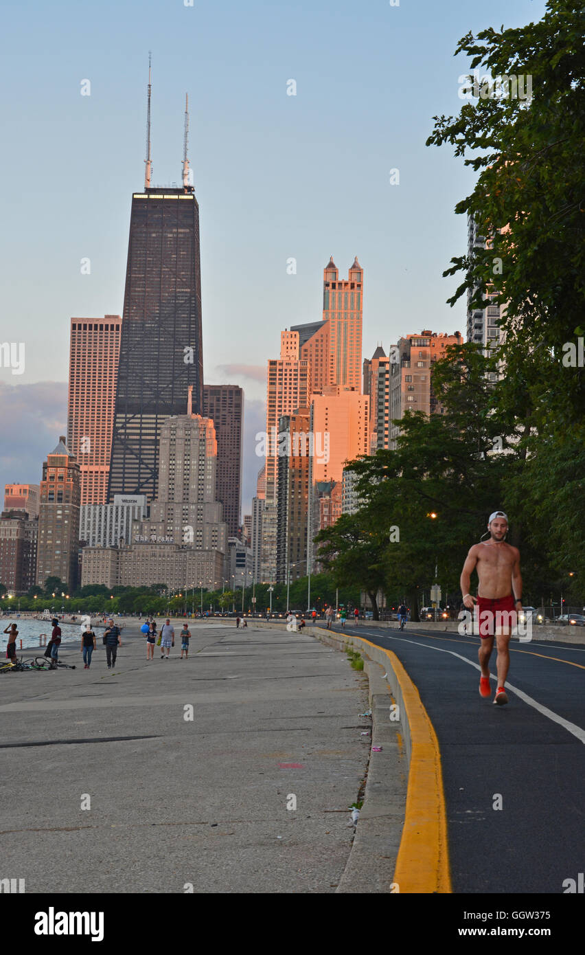 Lake front bike trail hires stock photography and images Alamy