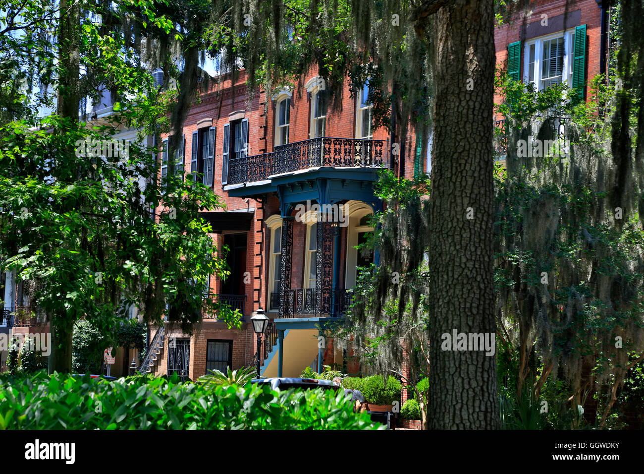 Southern style mansions grace the historical section of SAVANNA GEORGIA Stock Photo