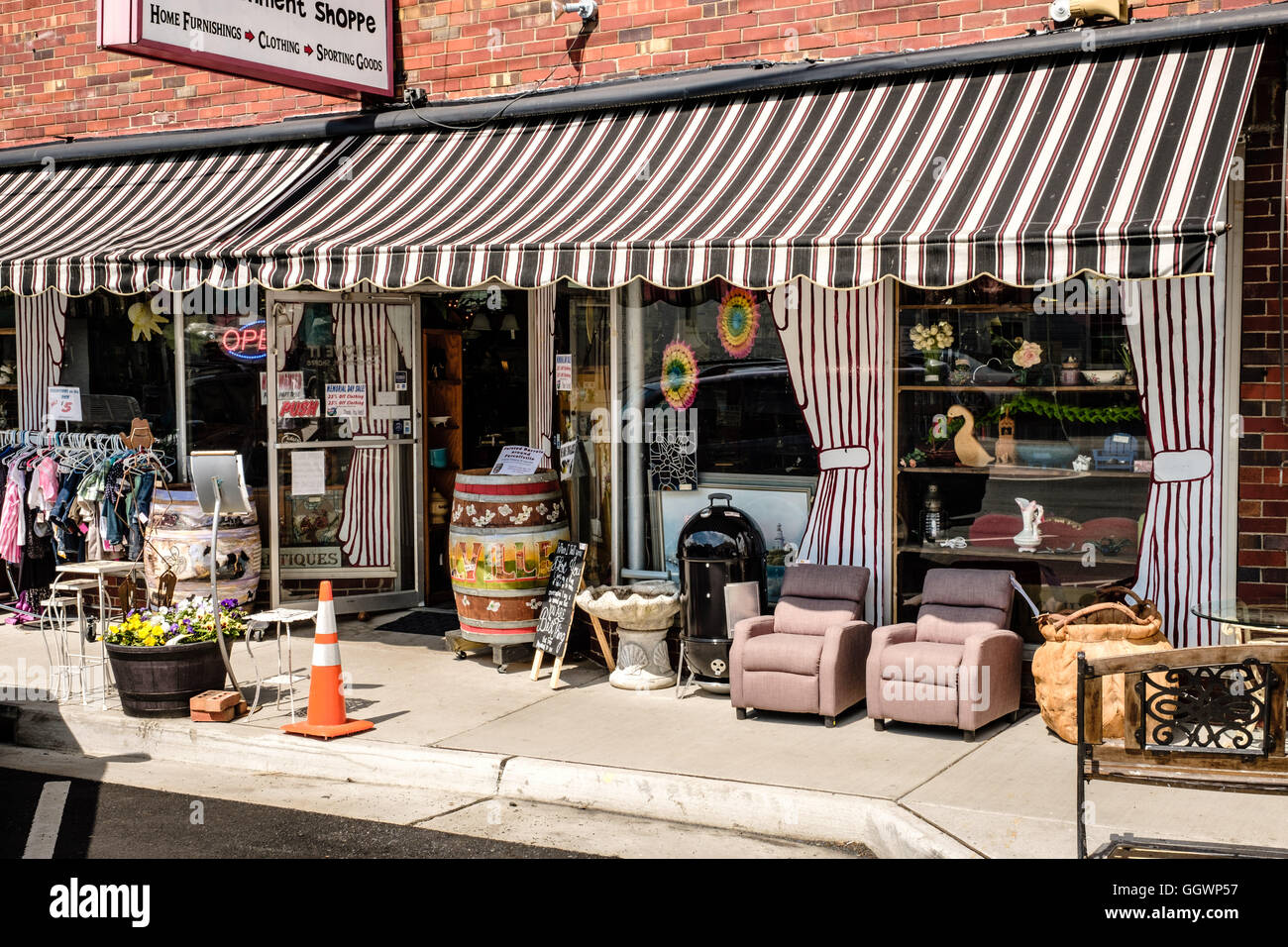 ReLove It Consignment Store, 138 North 21st Street, Purcellville