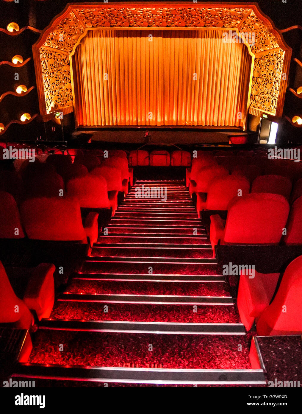 Art deco cinema interior hi-res stock photography and images - Alamy