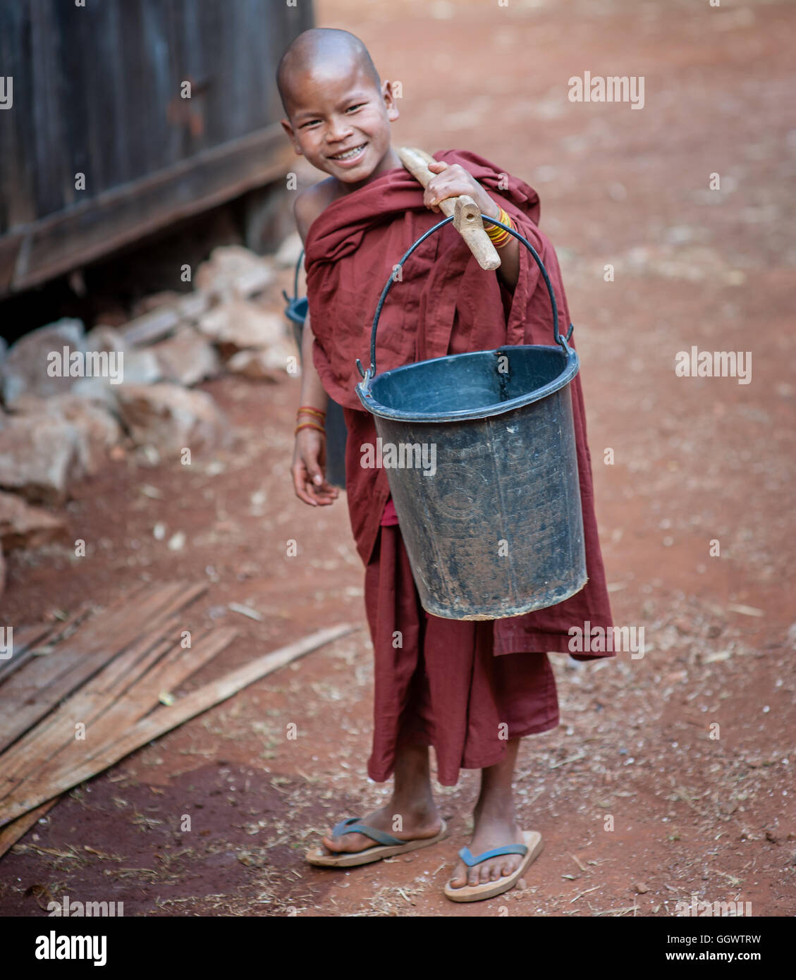 Monk carrying hires stock photography and images Alamy