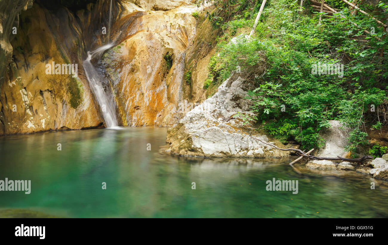 Small waterfall wallpaper hi-res stock photography and images - Alamy