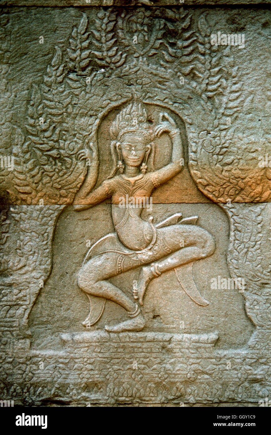 Dancing divinity figure wall relief at Preah Khan, Angkor Wat. Siem ...