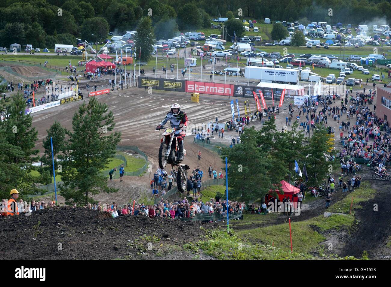 Kivioli. 6th Aug, 2016. Professional motorcyclist competes in an international extreme hill climbing competiton on supercharged motorcycles at Kivioli Ski Resort in Northeastern Estonia on August 6, 2016. © Sergei Stepanov/Xinhua/Alamy Live News Stock Photo