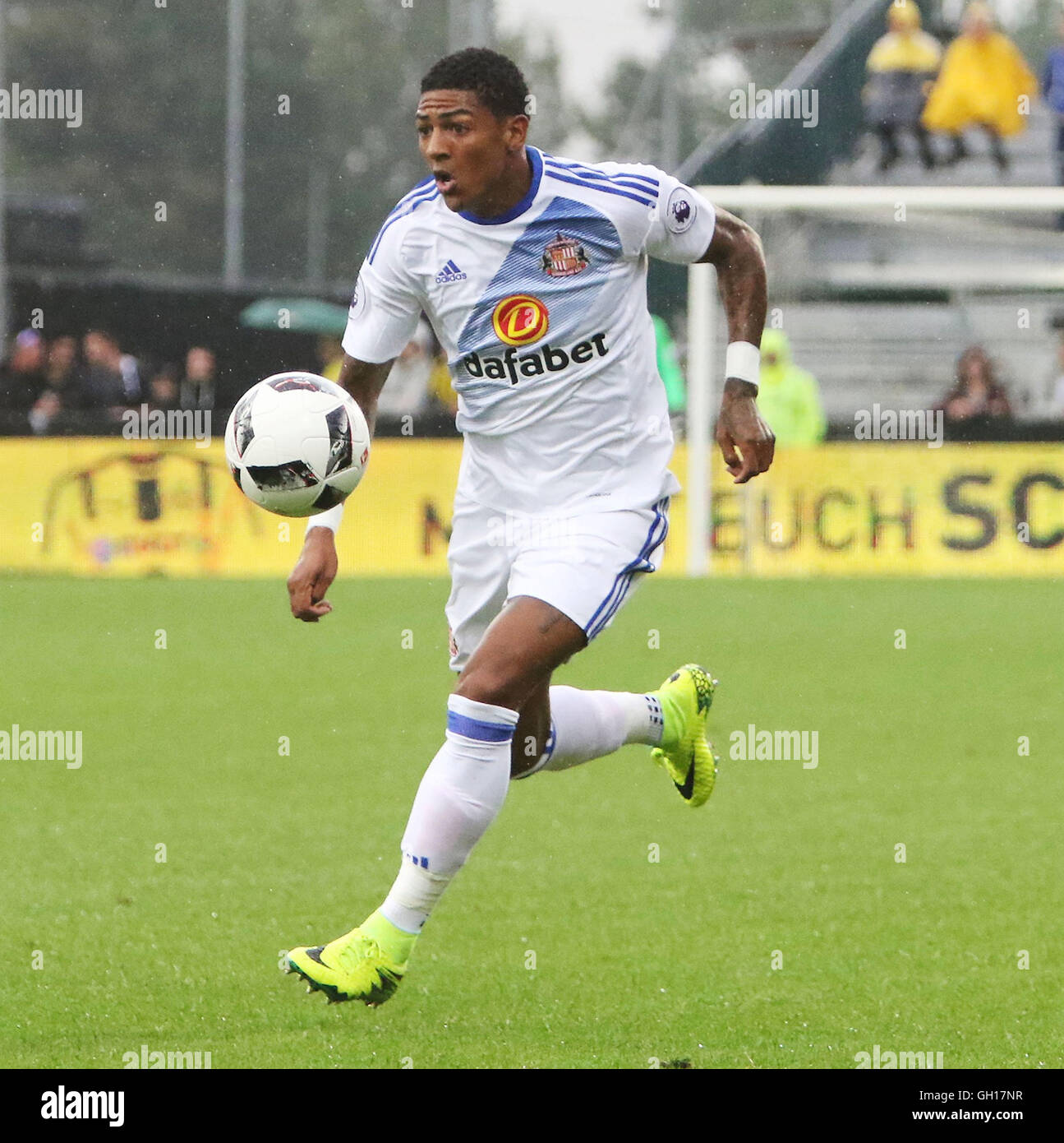 Altach, Bavaria, Germany. 5th Aug, 2016. Patrick van AANHOLT (Sunderland/NED), .pre season friendly.Borussia Dortmund vs Sunderland AFC.Altach/Austria, Cashpoint Arena, Aug 05, 2016.the German top team Borussia Dortmund plays.in a friendly with the English Premier Club Sunderland FC. © Wolfgang Fehrmann/ZUMA Wire/Alamy Live News Stock Photo