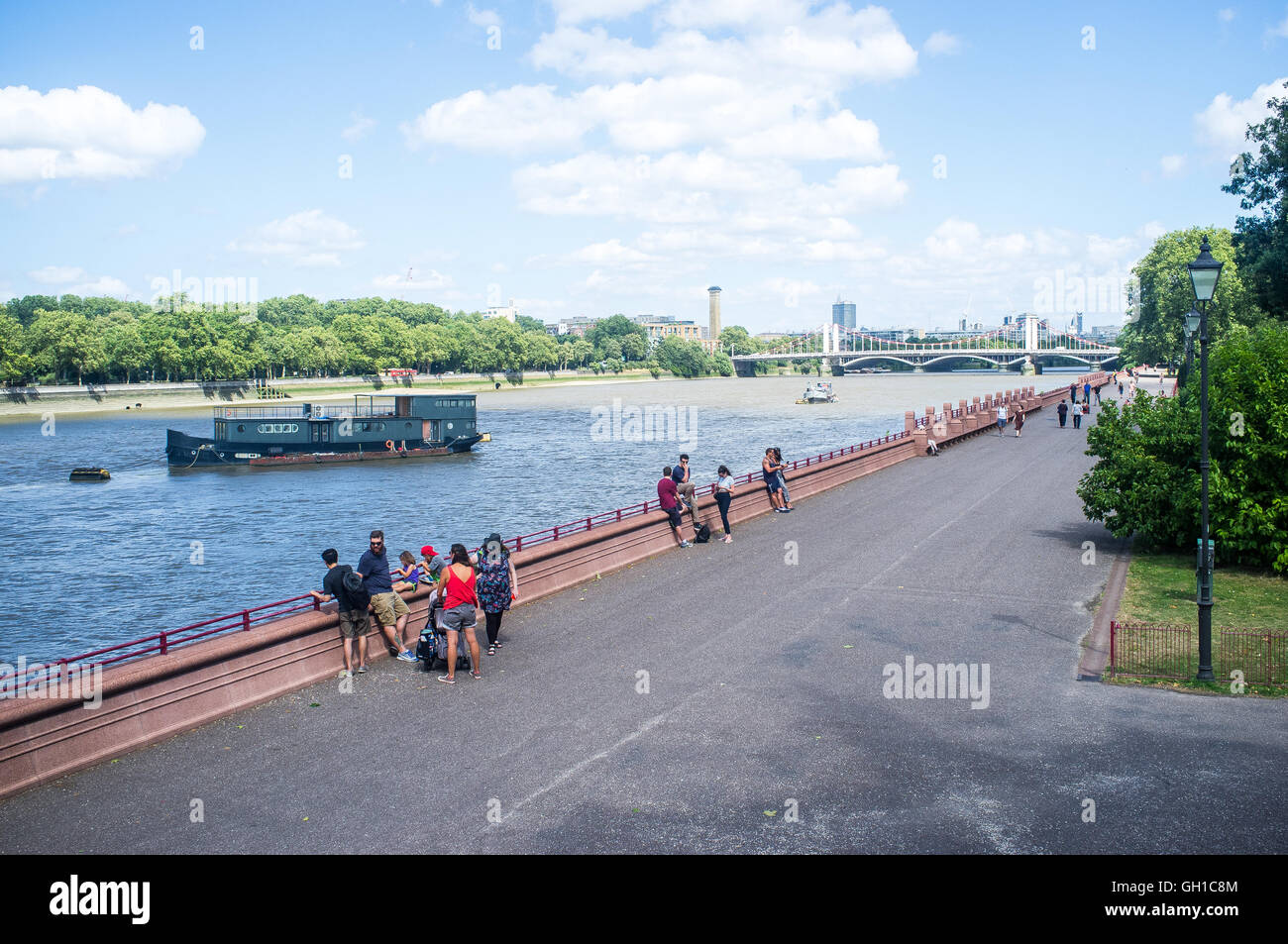 UK Weather Sunny afternoon at Battersea Park, London UK 7th August 2016 Credit Alberto