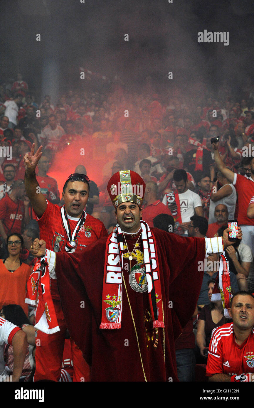 SL Benfica's fans celebrate their team's victory over SC Braga in the Supertaca Candido Oliveira football match in Aveiro, Portugal Stock Photo
