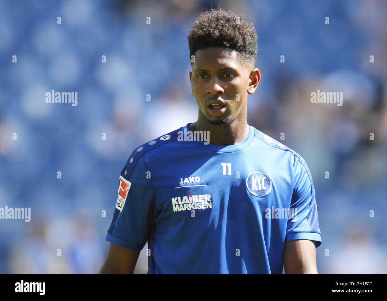 Bielefeld, Germany. 7th Aug, 2016. Karlsruhe's Boubacar Barry in action during the 2nd Bundesliga Soccer match between Arminia Bielefeld and Karlsruher SC at Schueco Arena in Bielefeld, Germany, 7 August 2016. PHOTO: OLIVER KRATO/dpa/Alamy Live News Stock Photo