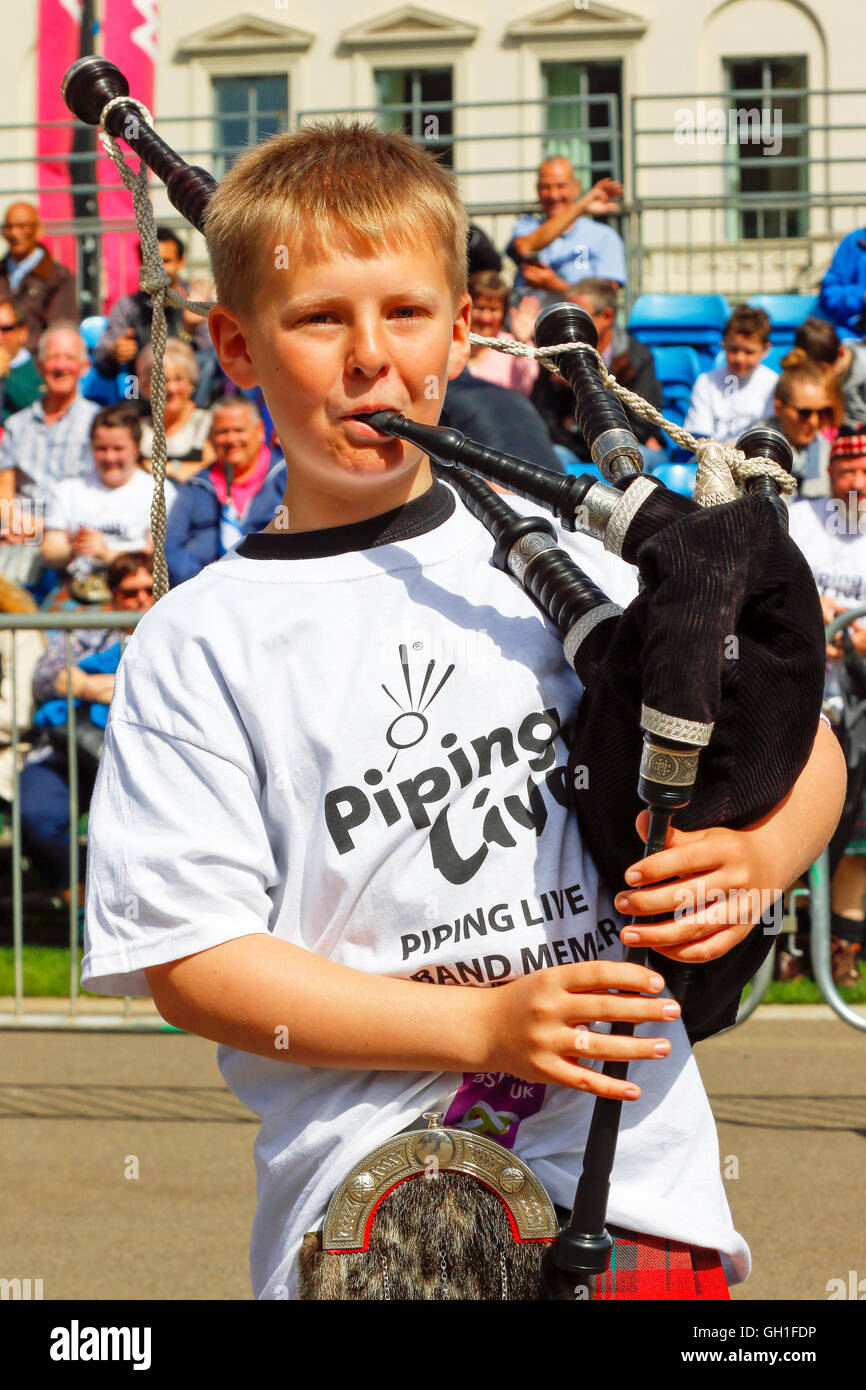 Piping live hires stock photography and images Alamy