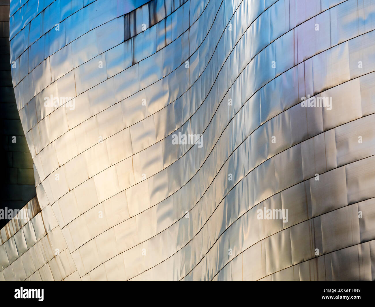 The iconic Guggenheim Museum in Bilbao, Spain 18 Stock Photo