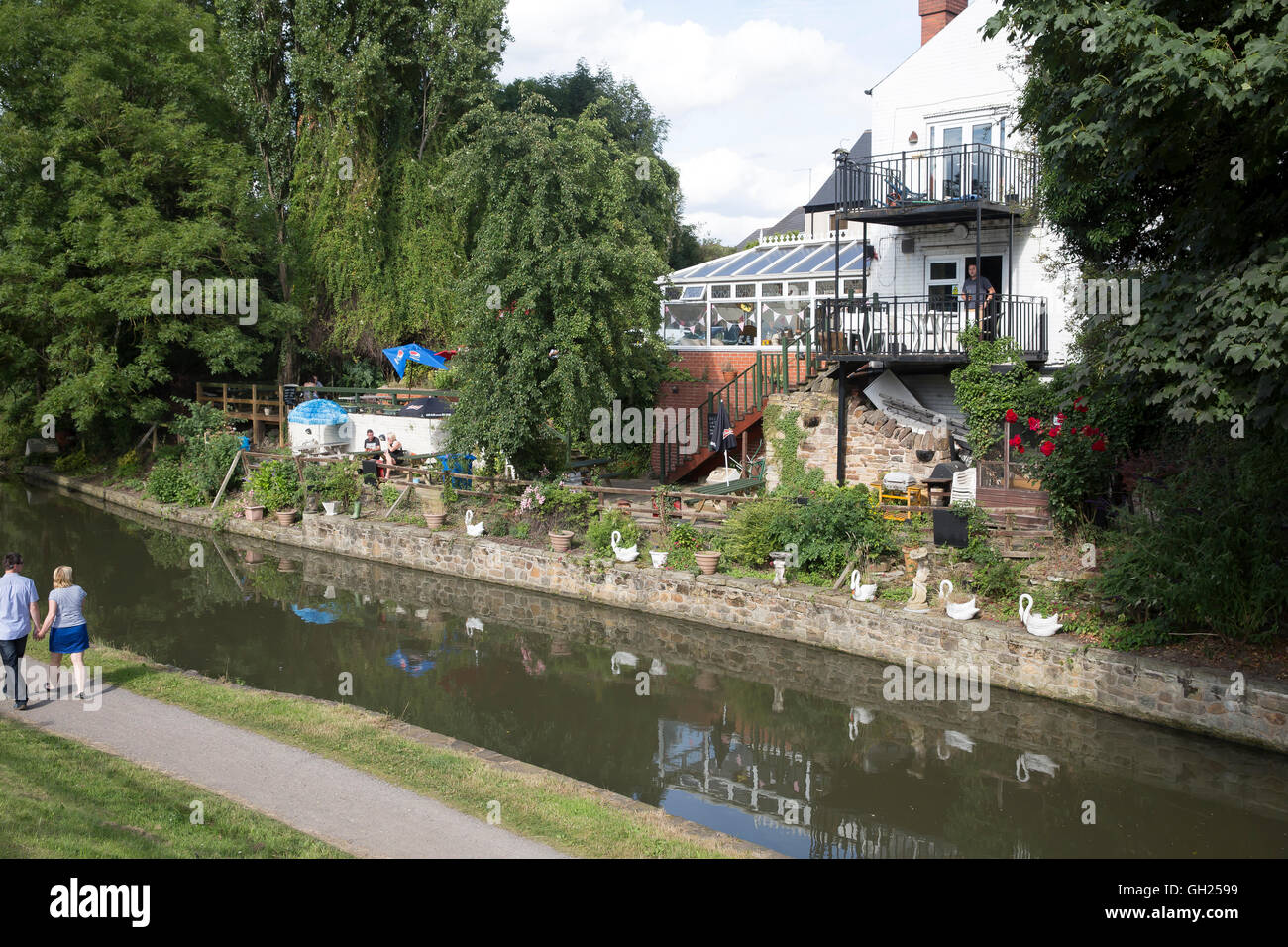 A pub alongside The Chesterfield Canal in Derbyshire Stock Photo Alamy