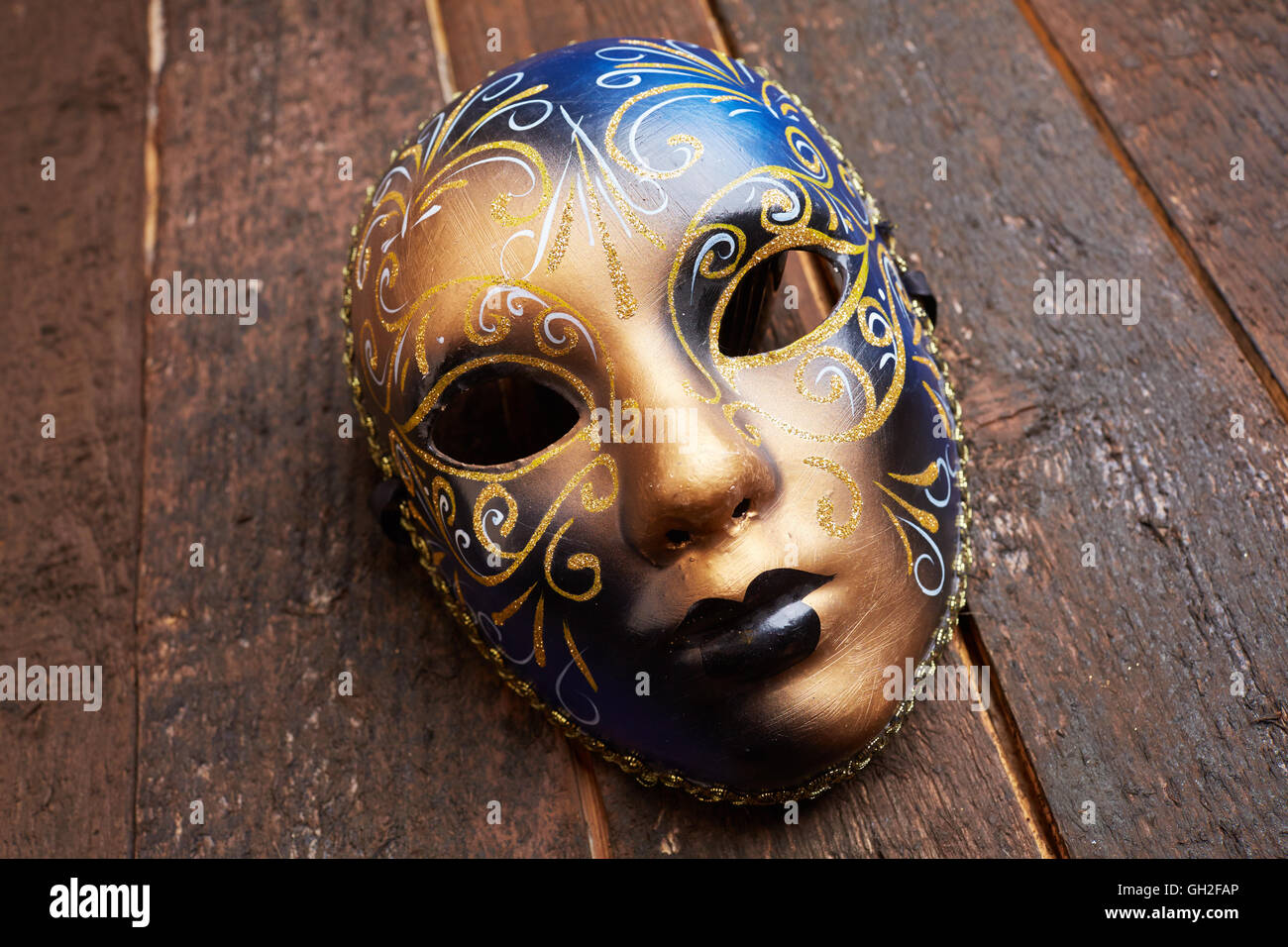 Venetian mask black hi-res stock photography and images - Alamy