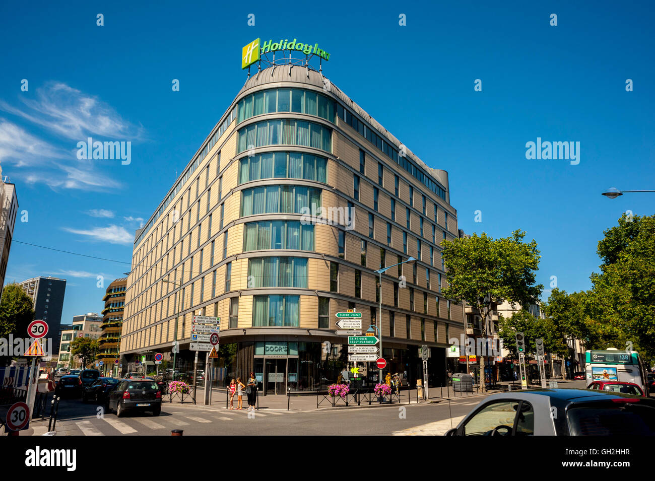 Paris, France, Street Scene, Modern Architecture, Holiday Inn Hotel, Porte  de Clichy (Valode & Pistre Architects) suburban street Stock Photo - Alamy