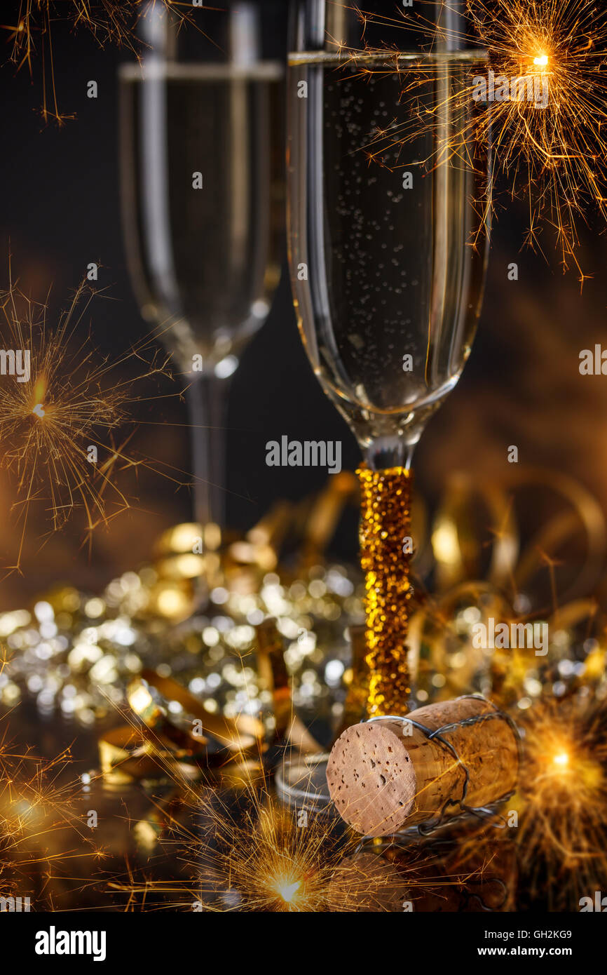 Glasses Champagne Golden Ribbon Hi Res Stock Photography And Images Alamy