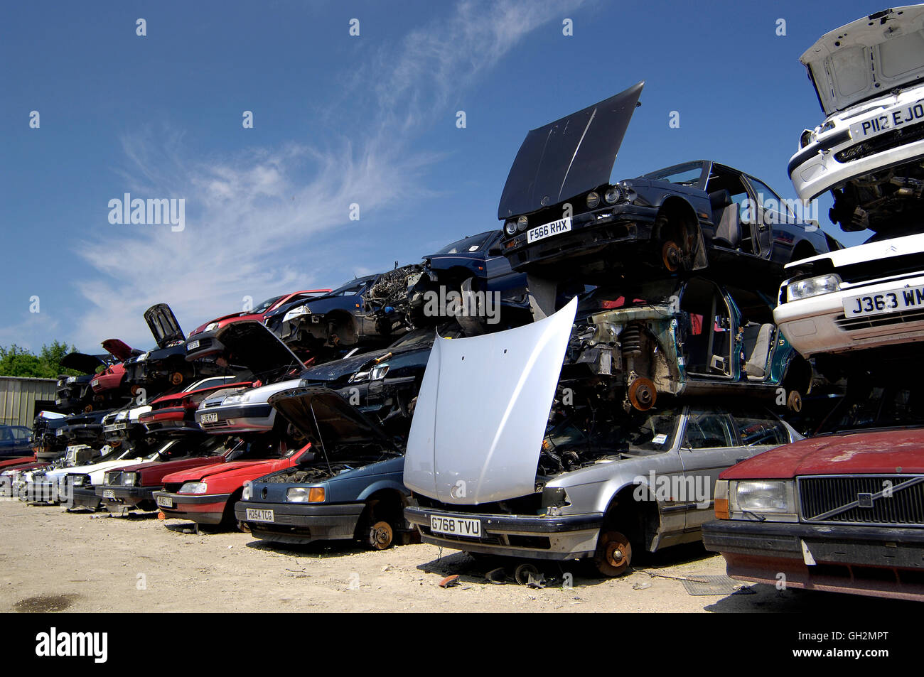Car scrap yard hi-res stock photography and images - Alamy