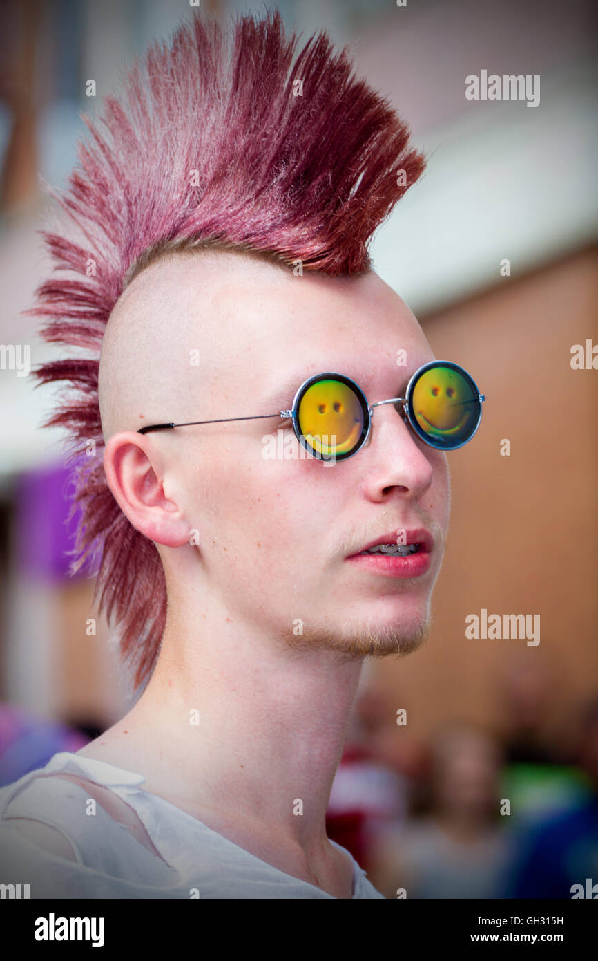 a punk rock rebel rebelling rebellion Blackpool festival spike spiked spiky mohican mohawk hair hairstyle outlaw steampunk doc martens rock rocker Stock Photo