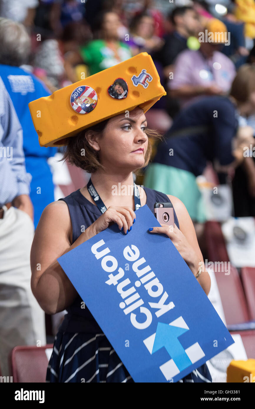 Wisconsin cheese hat hi res stock photography and images Alamy