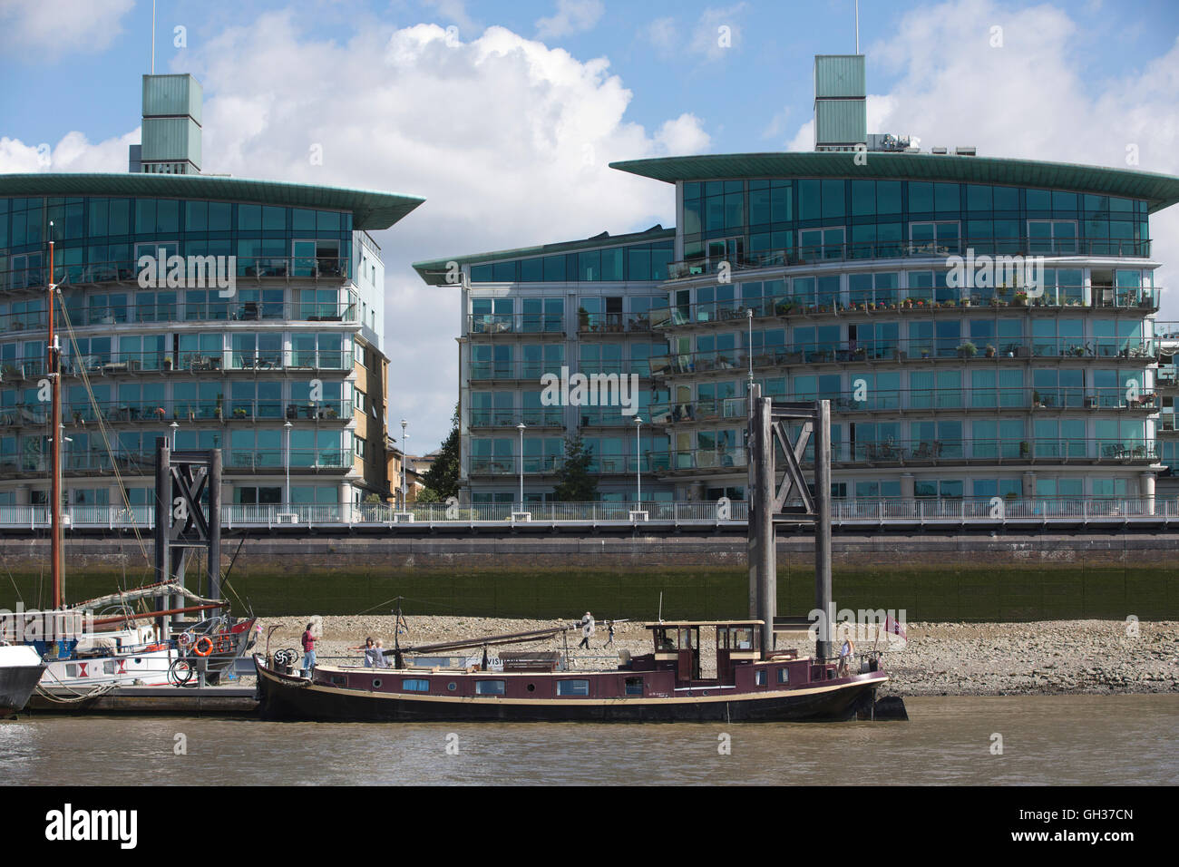 London riverside apartments hires stock photography and images Alamy