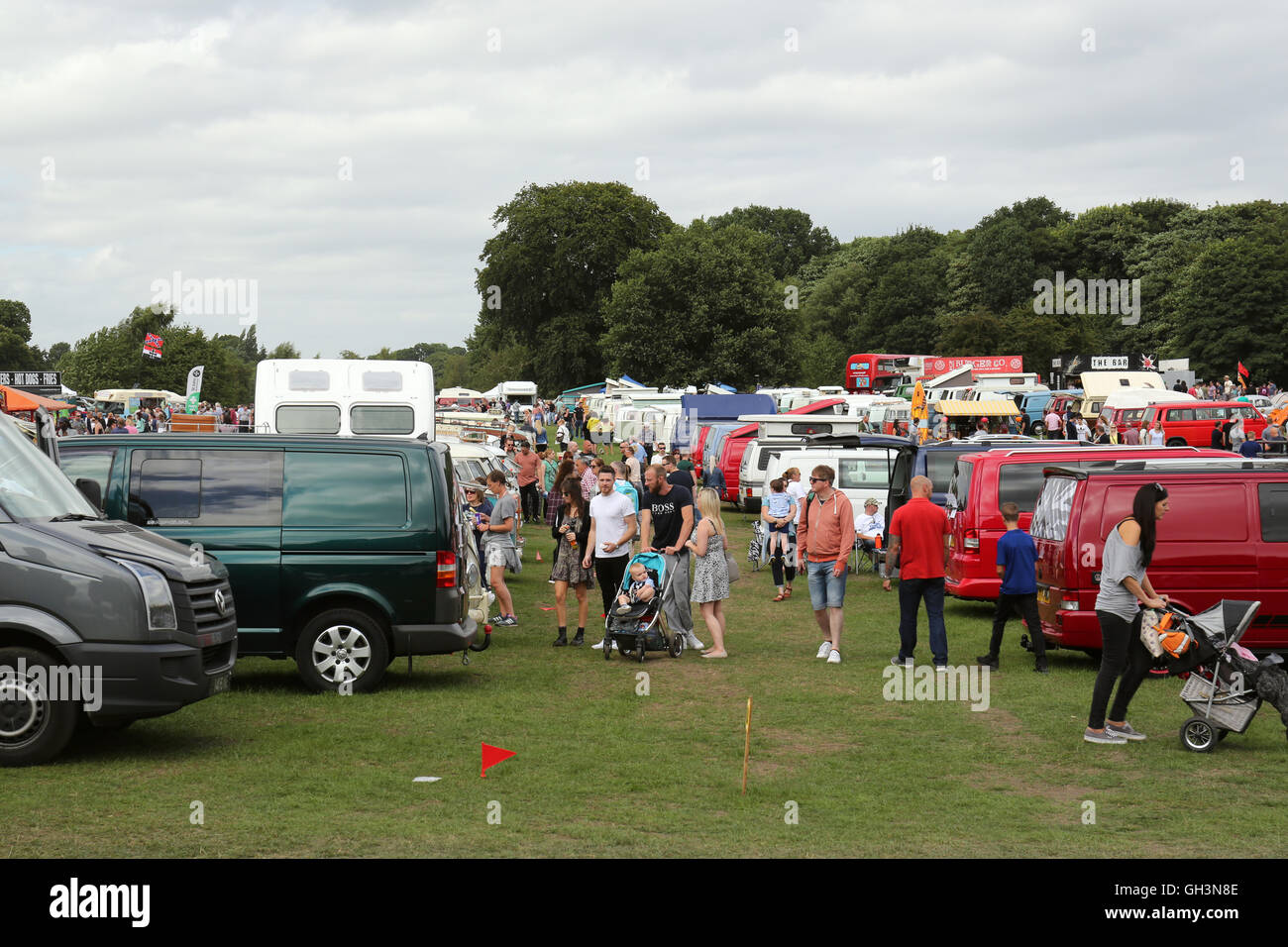 People enjoying a day out at Tatton park Vw show Stock Photo