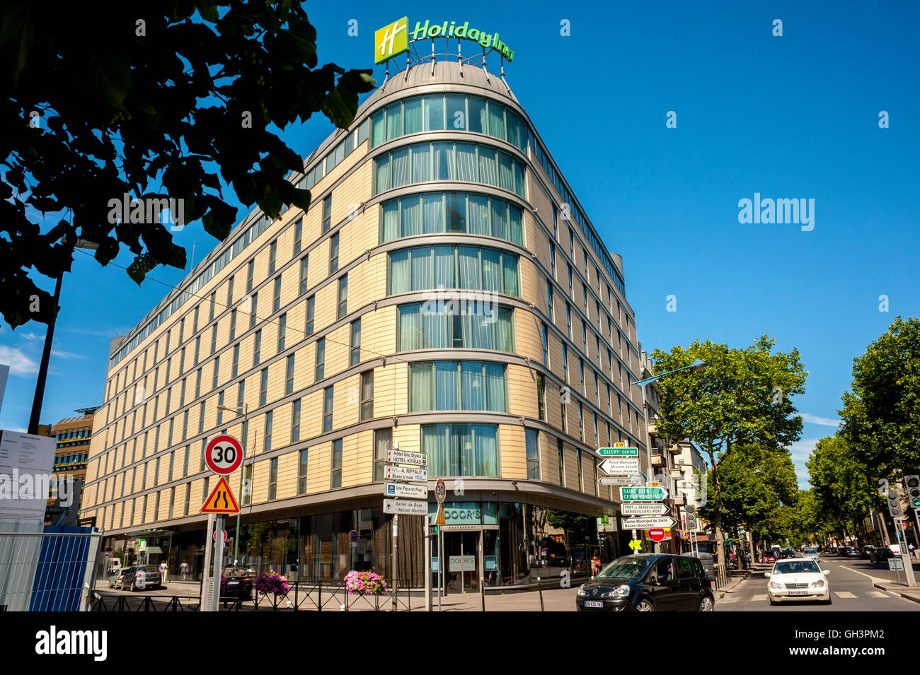 Clichy, France, Holiday Inn Hotel, Front Building, Porte de Clichy (Valode  & Pistre Architects Stock Photo - Alamy