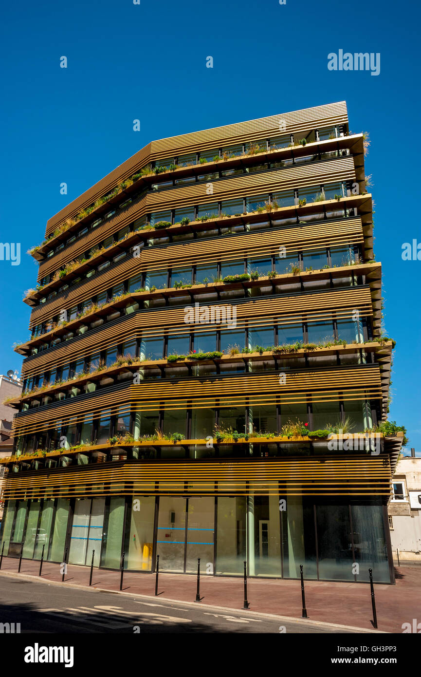 Eco sustainable buildings hi-res stock photography and images - Page 7 -  Alamy