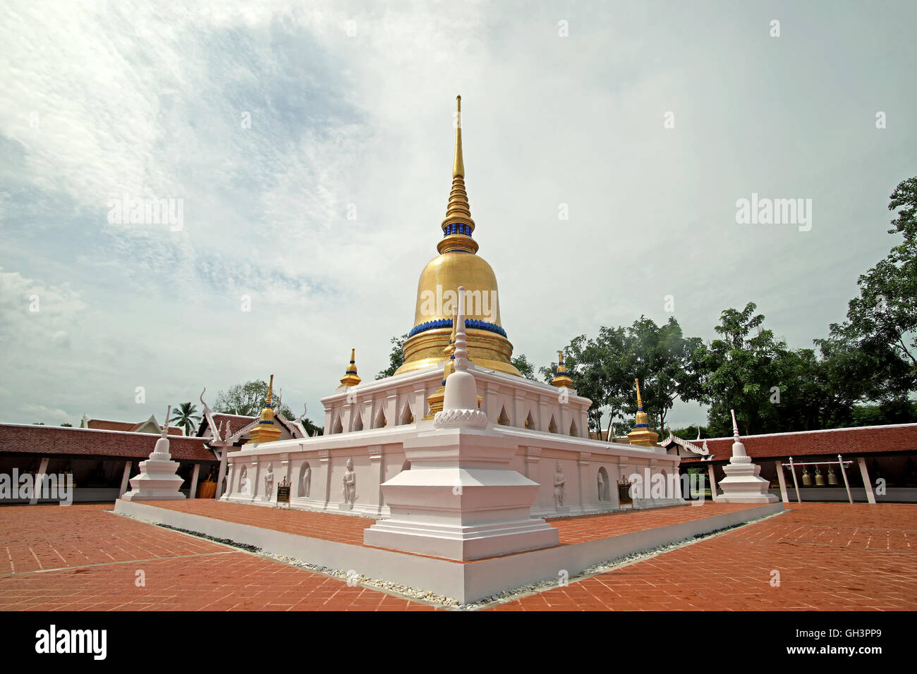 golden stupa, the buddhist religious monument Stock Photo Alamy
