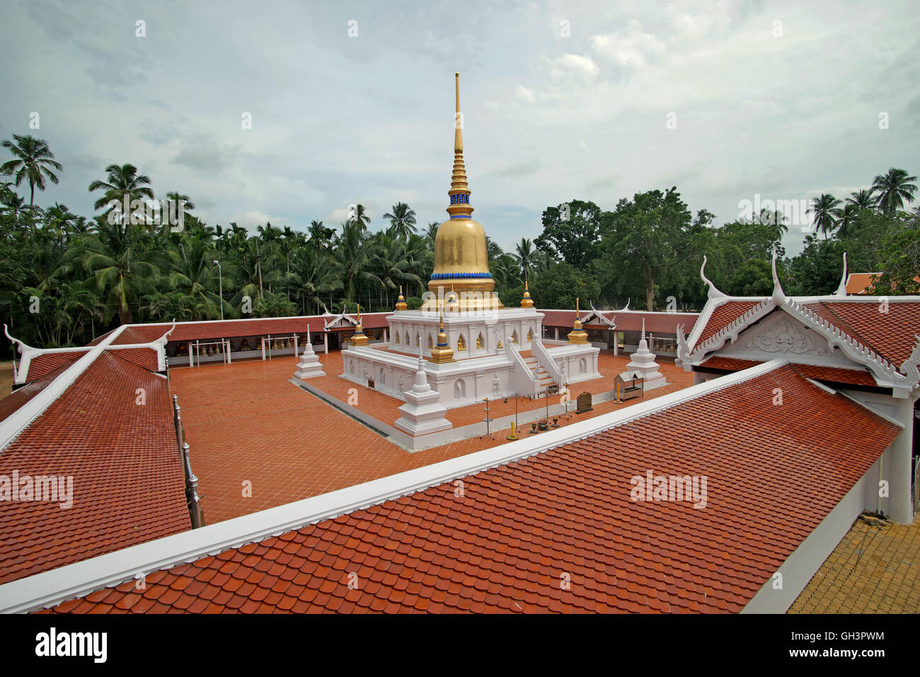 golden stupa, the buddhist religious monument Stock Photo Alamy