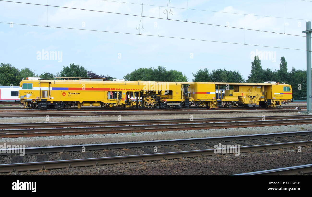 Strukton Rail SPR Unimat 9 Universal Tamping Machine Stock Photo - Alamy