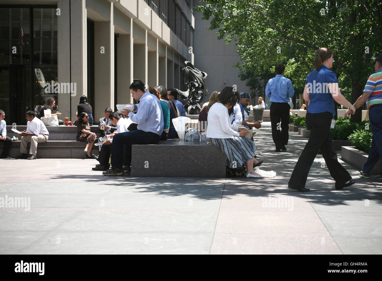 lunching office staff outdoor at 5th Ave Stock Photo