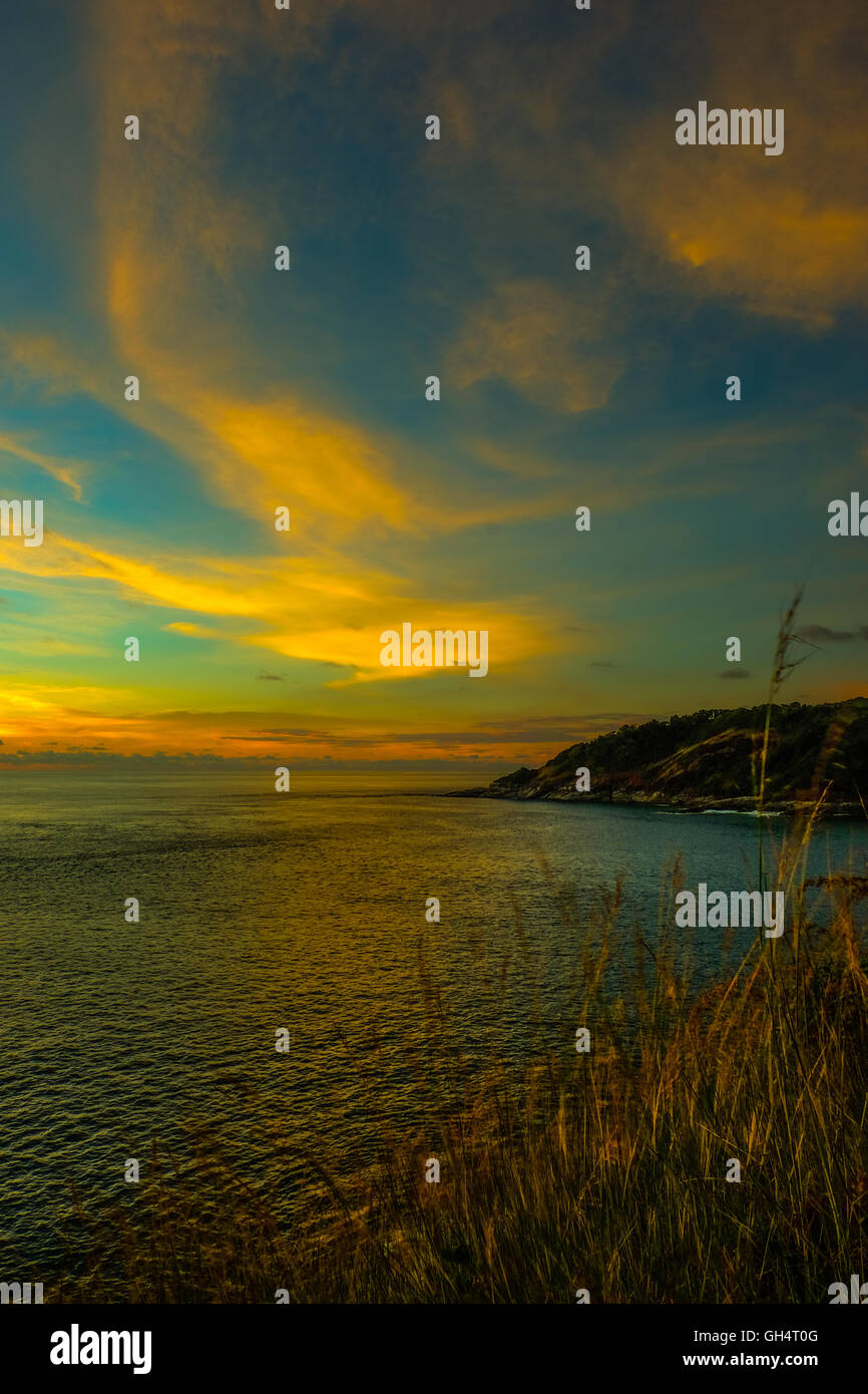 Beautiful beach and sunset sky hi-res stock photography and images - Alamy