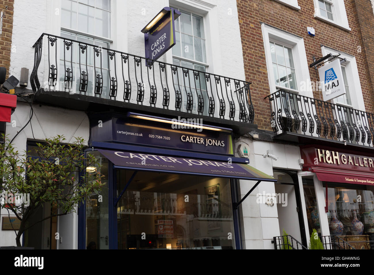 Carter Jonas Beachamp Place SW3 Stock Photo Alamy